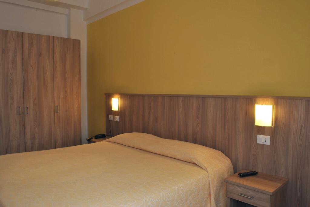 Hotel Bristol Laigueglia Cameră foto
