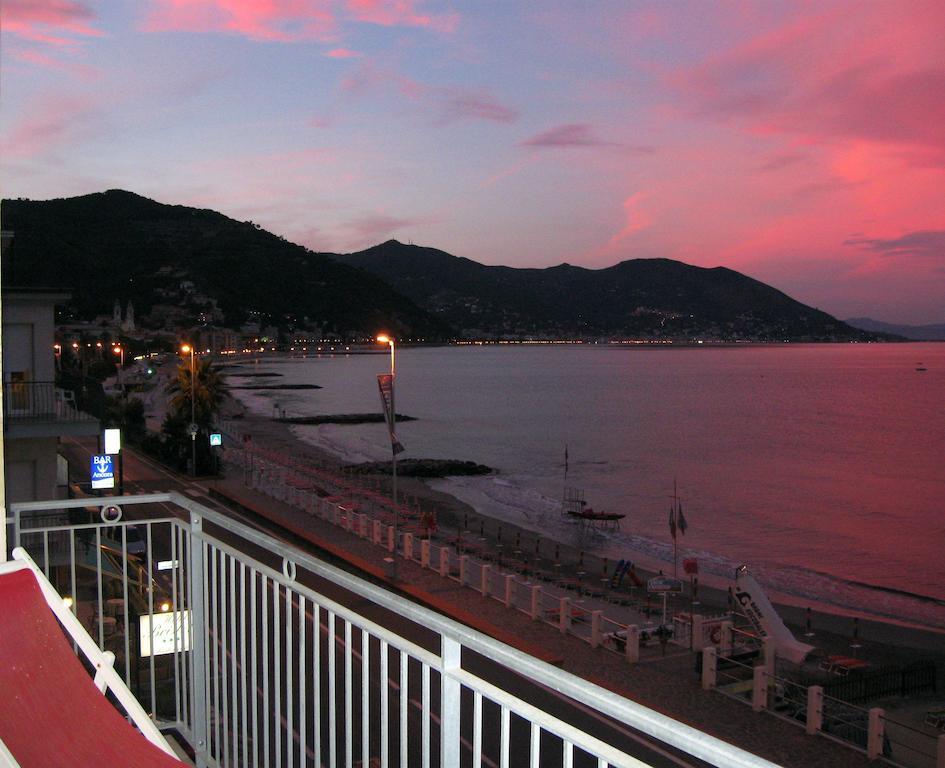 Hotel Bristol Laigueglia Cameră foto
