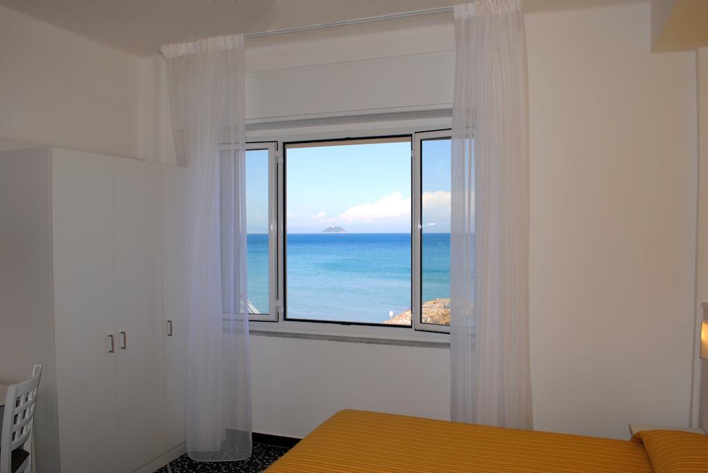 Hotel Bristol Laigueglia Cameră foto